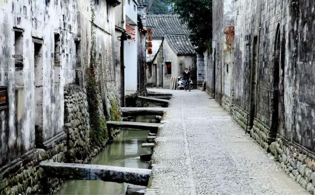 京新高速进京方向局部路段交通压力大