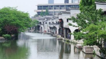 漫步太空