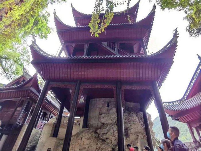 打屁股跑下载游戏画面